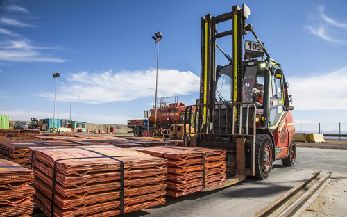 Minería lidera las exportaciones en Chile durante los cinco primeros meses del año