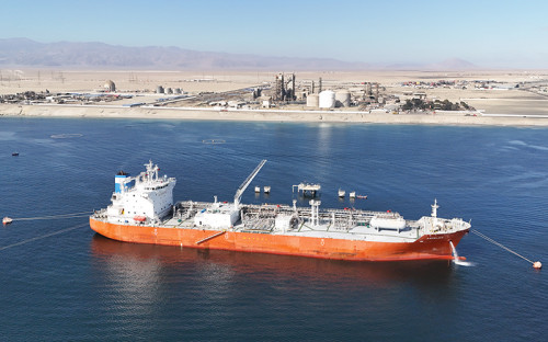 Enaex anuncia el desembarco de 10 mil toneladas de amoníaco azul en bahía de Mejillones