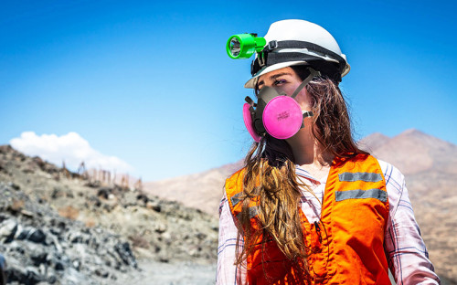1 de cada 2 personas contratadas este año por las empresas mineras fueron mujeres