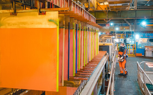 Producción de cobre de Antofagasta Minerals aumentó 15% en tercer trimestre