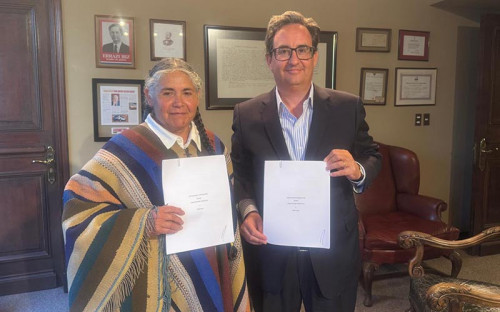 Comunidad colla Pai Ote y Simco firman acuerdo de colaboración para proyecto de litio en Maricunga