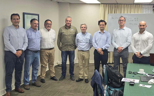 Vecchiola S.A. firma importante contrato por tres años para prestar servicios a Minera HMC