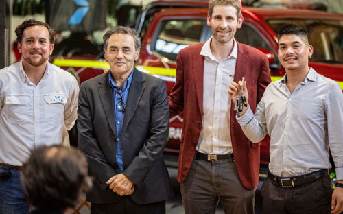Diez vehículos dedicados a la minería: Entregan flota de camionetas eléctricas 4×4 por primera vez en Chile