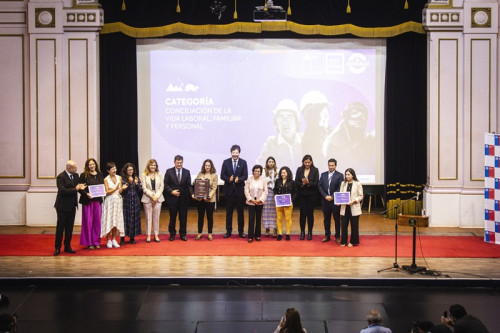 Minera Antucoya recibe premio de Mesa Mujer y Minería por  buenas prácticas de inclusión
