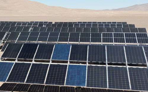 España apuesta fuerte por la energía solar en Chile: Uriel Renovables lanza megaplan de cuatro parques con almacenamiento