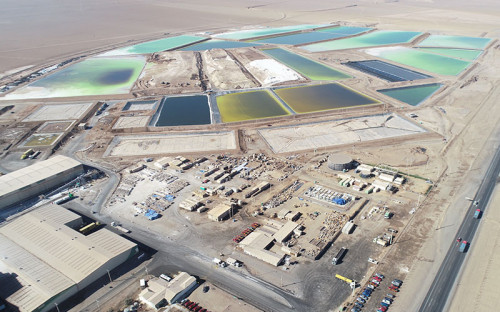 Siete de cada 10 chilenos creen que el acuerdo Codelco-SQM es positivo para el país