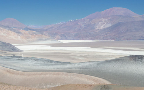 Presentan hoja de ruta colaborativa para la investigación y conservación de los salares del norte