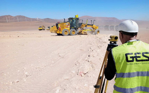 GES construye en Chile su mayor proyecto híbrido que integra energía eólica, solar y almacenamiento de baterías