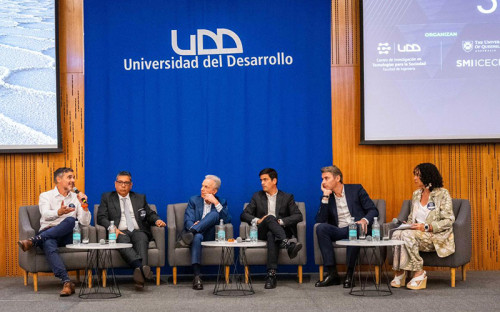 Expertos destacan el rol de Chile en la transición energética y elevan desafíos de la Estrategia Nacional del Litio