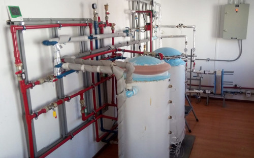 Científicos chilenos logran almacenar calor solar por horas usando sales de desecho de la industria del litio