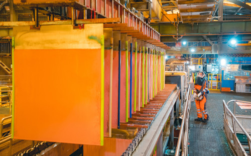 Costo neto de producción de Antofagasta Minerals se redujo 27% en 2025 y aumentó la producción de oro y molibdeno