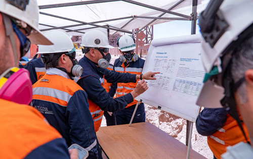 Antucoya puso en marcha innovador sistema de control de polvo que reduce en un 40% las emisiones de material particulado