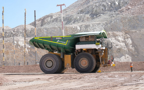 Lundin Mining inicia operación comercial del primer camión minero híbrido-eléctrico de alto tonelaje en Caserones