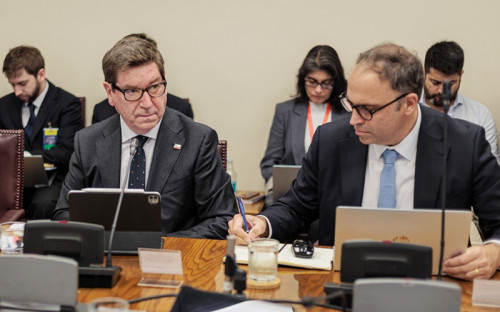 Biministro Mas presenta agenda económica centrada en inversión, empleo y simplificación regulatoria