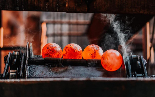 Magotteaux impulsa modelo 100% circular para el suministro de bolas de molienda