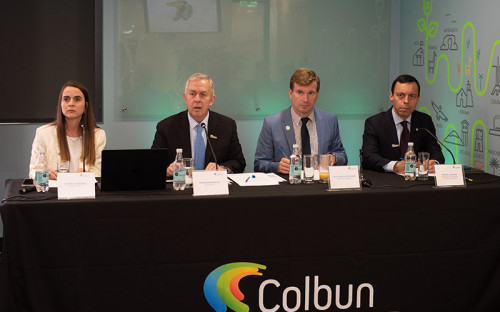 Presidente de Colbún advierte brechas en el sistema eléctrico y propone agenda regulatoria centrada en usuarios