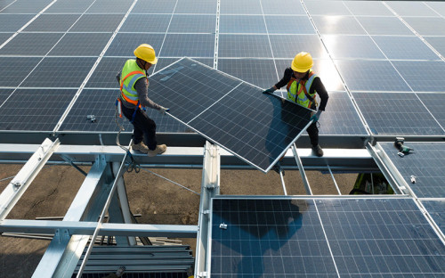 La nueva estrategia de las empresas: producir su propia electricidad
