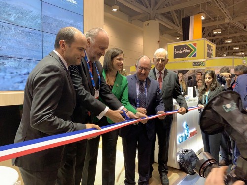 Delegación nacional inaugura su pabellón en feria internacional minera PDAC 2019 en Canadá