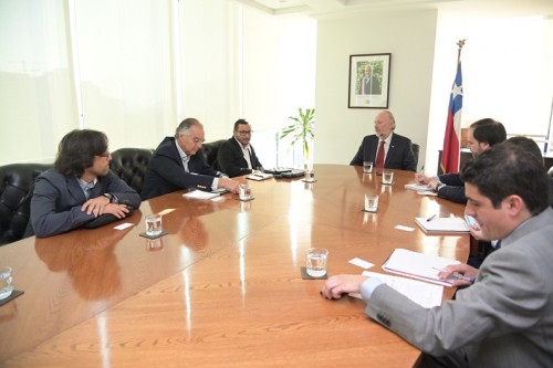 Titular de Minería destaca iniciativa que recupera y reutiliza relaves para mejorar suelos agrícolas y forestales