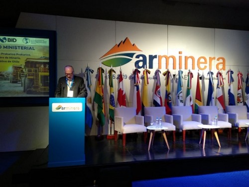 Ministro de Minería destaca en Argentina la incorporación de nuevas tecnologías en faenas chilenas