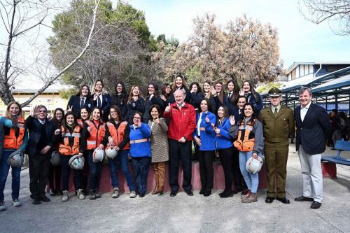 Ministerio de Minería lanza nueva versión de programa que busca incentivar el ingreso de mujeres a la minería