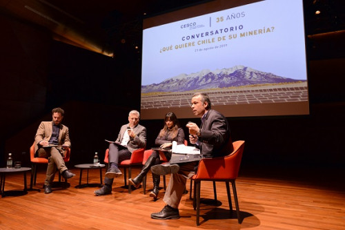 Representantes de diversos sectores políticos concuerdan en que una minería con valor agregado es clave para el futuro del país