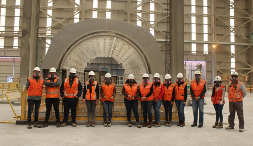 Codelco Ministro Hales apoya formación de futuros profesionales de la minería