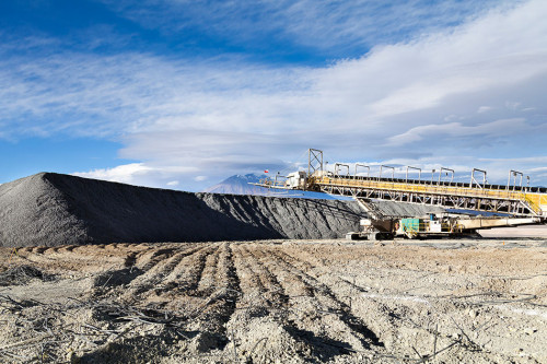 Mineras reducen en 11% su gasto en energía en tres años ante caída del costo de la electricidad