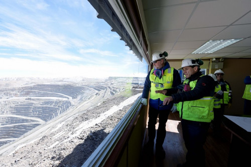 Ministro de Minería dice que cierre de fundición Ventanas «no es una decisión que se haya tomado»