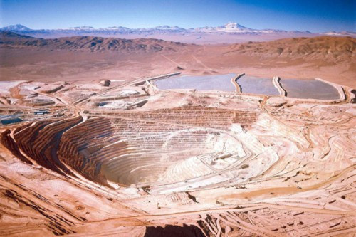 Producción de cobre de Codelco y Escondida mejora en diciembre