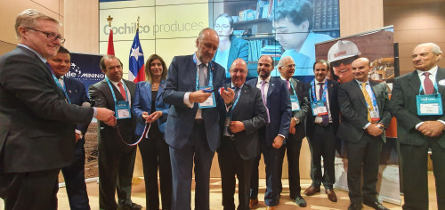 Ministro de Minería inaugura pabellón chileno en feria internacional PDAC 2020