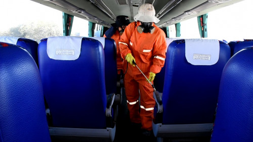 Codelco refuerza la sanitización de buses, equipos y espacios comunes