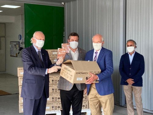 Gobierno recibe donación de mascarillas con fibras de cobre